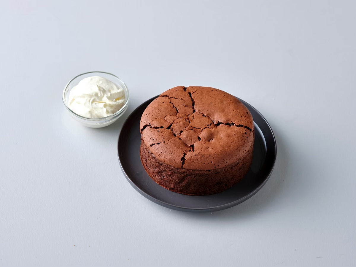 極みガトーショコラ〈冷凍生クリーム付き〉(15cm/6~8 名様用)